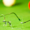 Snookerbrillen.de – Modell Black-Spot auf dem Tisch